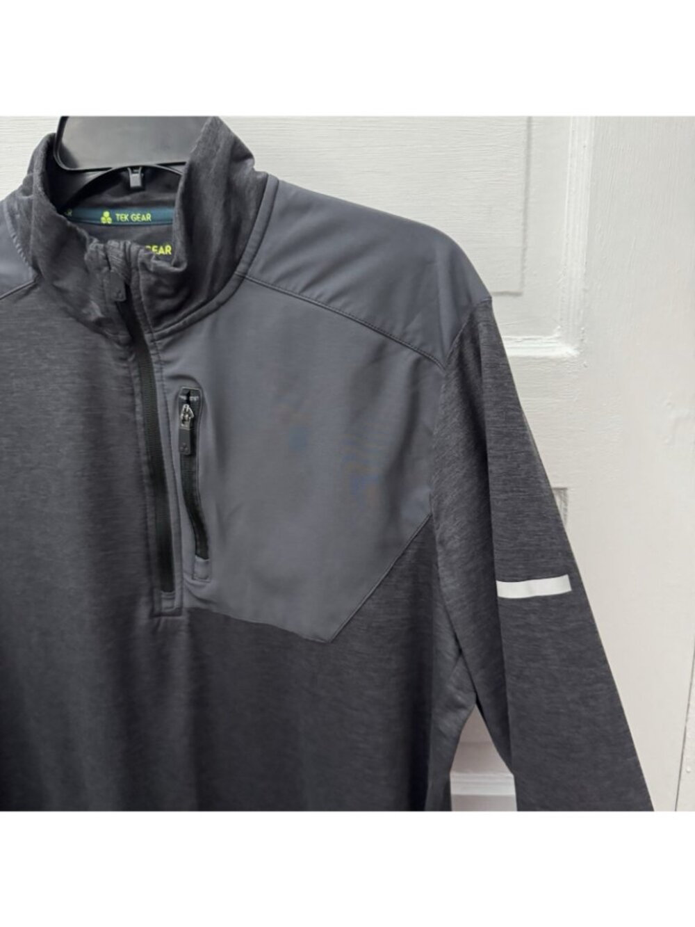 Tek Gear Mens L Gray Quarter Zip Performance Pullover Reflective Chest Pocket - Picture 3 of 7